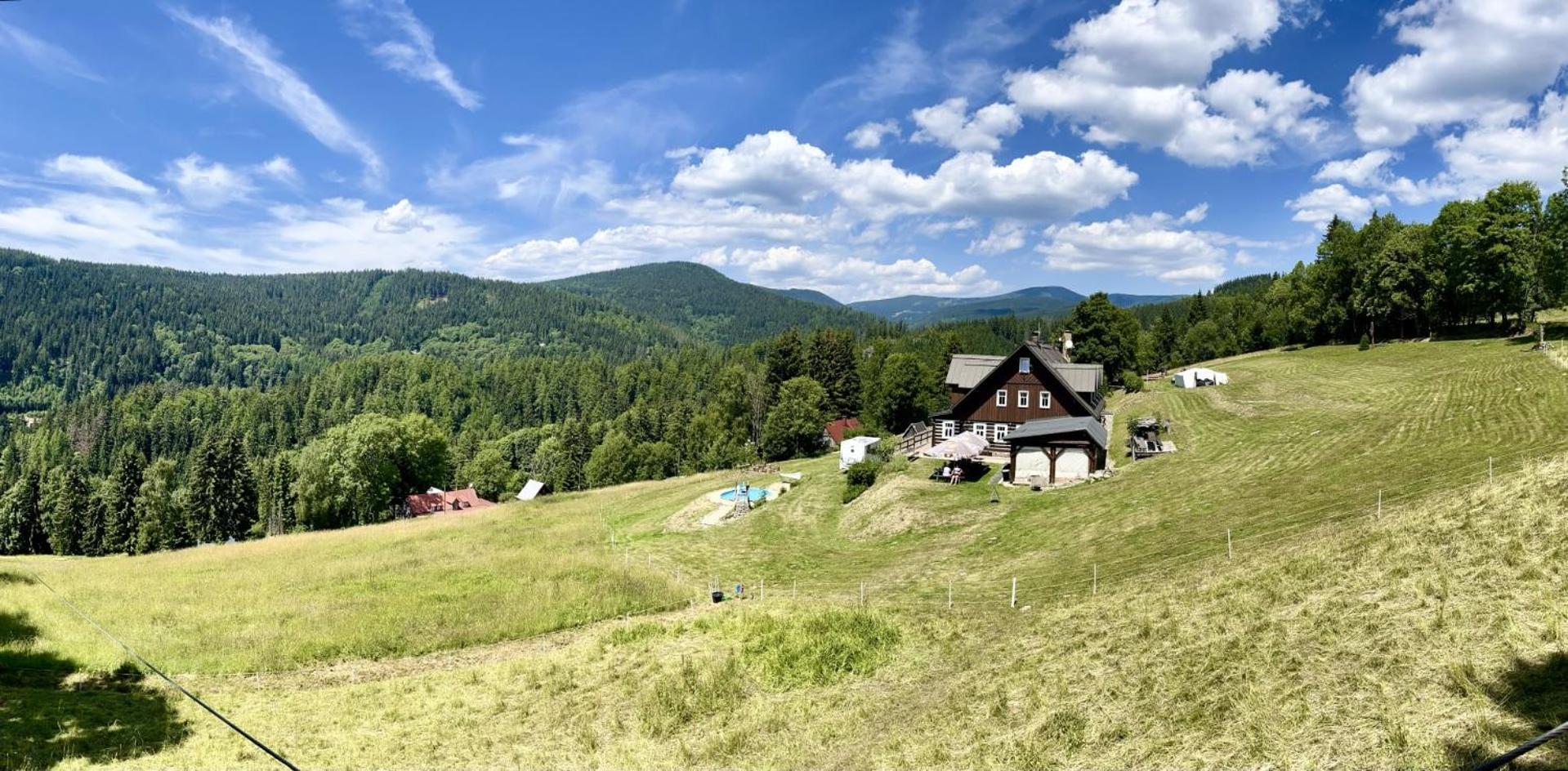 Chata Hubertka Krkonose Vítkovice Esterno foto